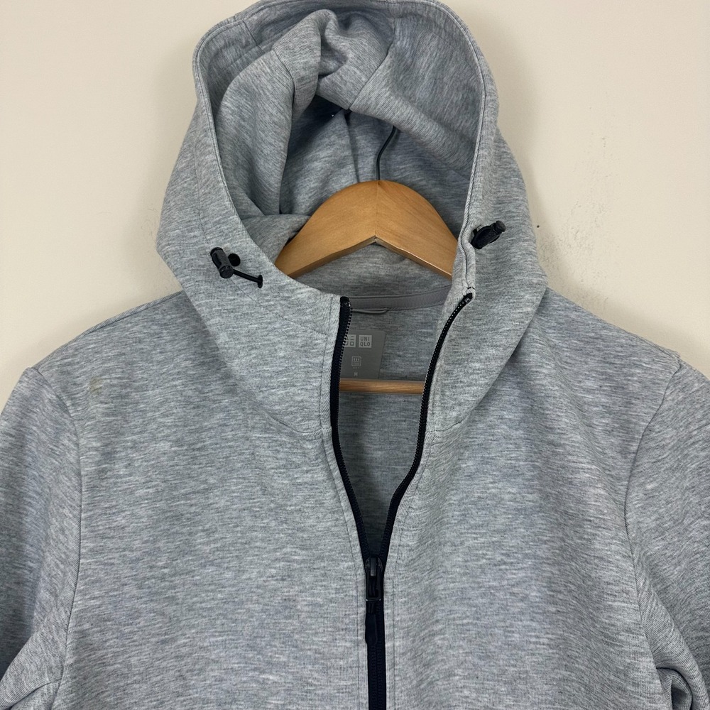 Uniqlo Hoodie Heather Gray Dry Tech Pockets Performance Full Zip Mens M Read